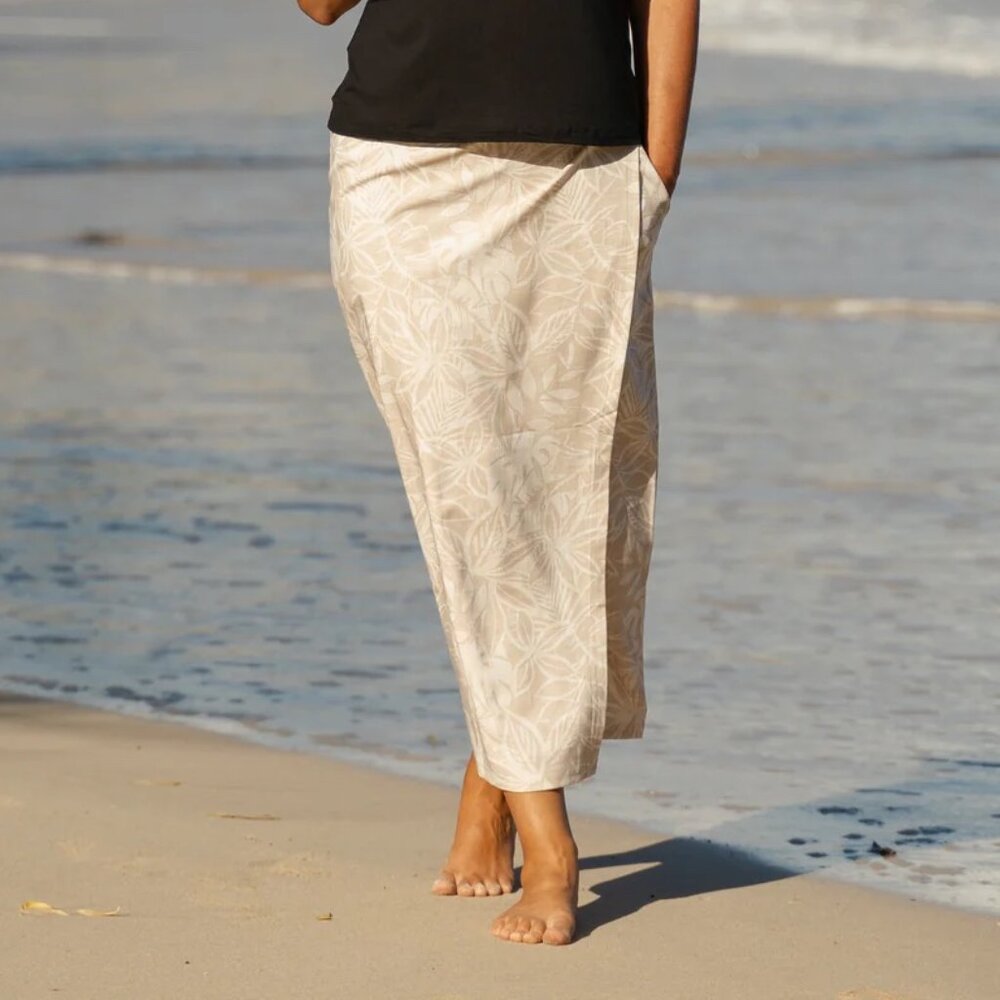 Ripskirt Wrap Skirt Length 4 with pockets, Aloha Sand tan print, size XL